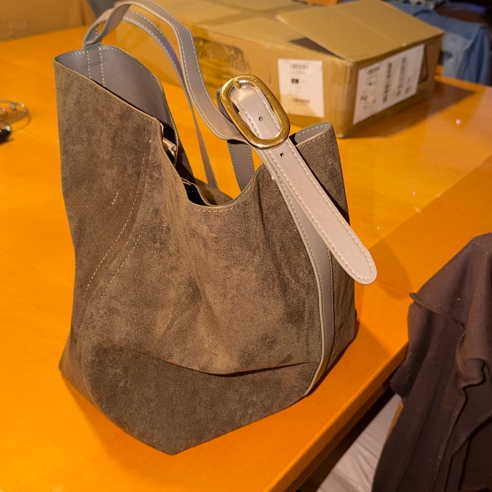 Medium Carrie Tote Bag